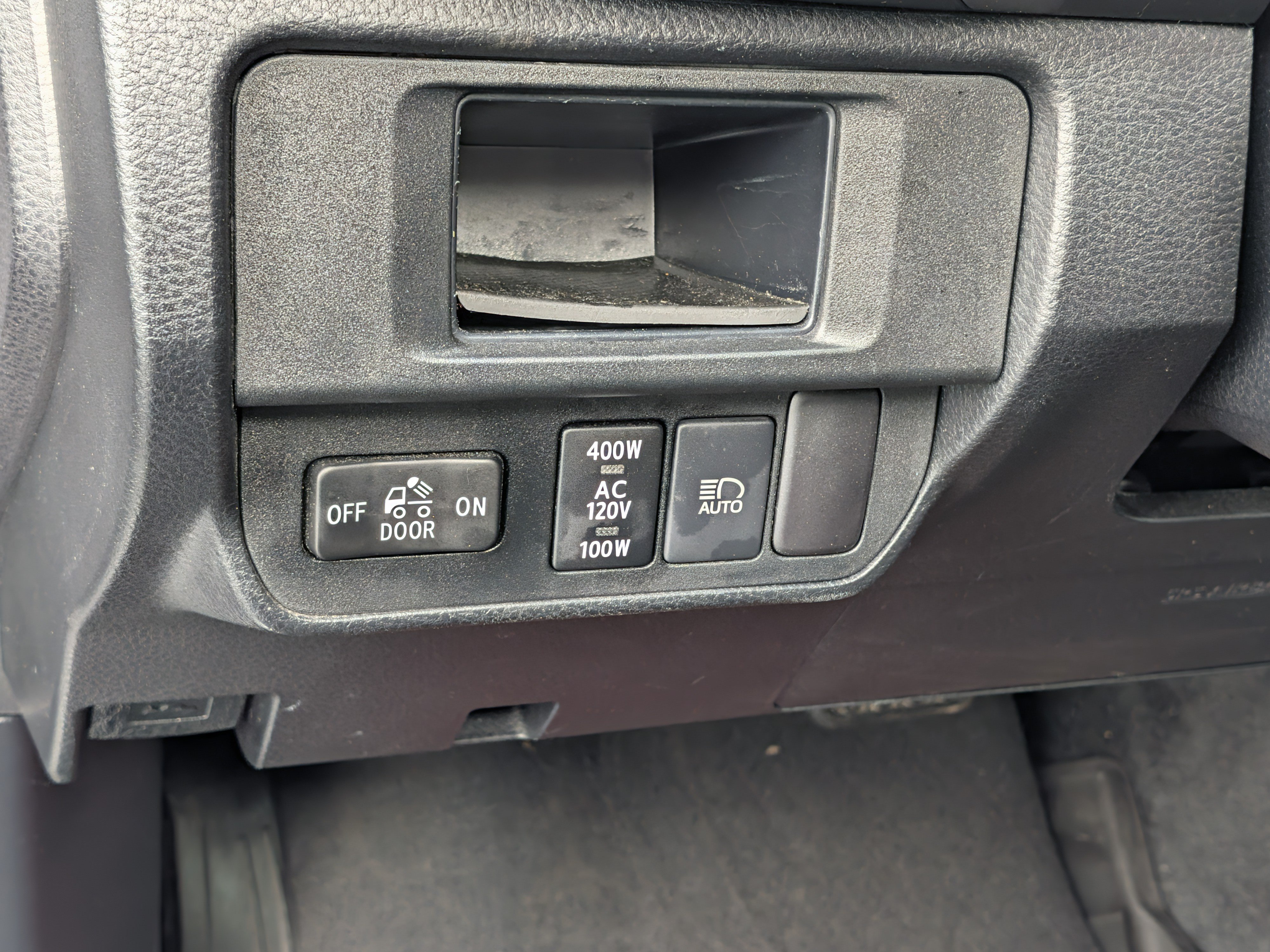 Used 2019 Toyota Tacoma TRD Sport w/ Technology Package AWD/4WD image 18