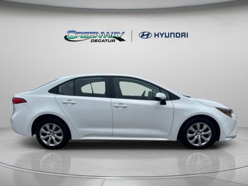 Used 2025 Toyota Corolla LE FWD image 7