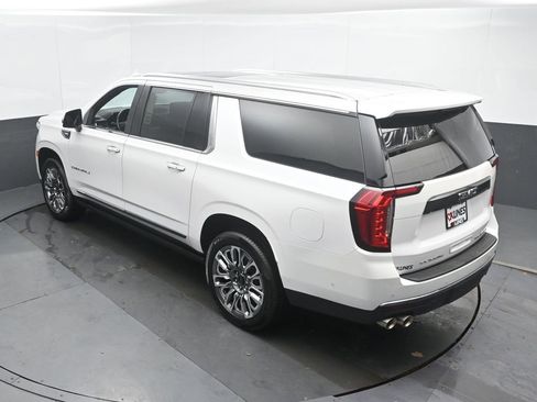 Used 2023 GMC Yukon XL Denali Ultimate AWD/4WD image 43