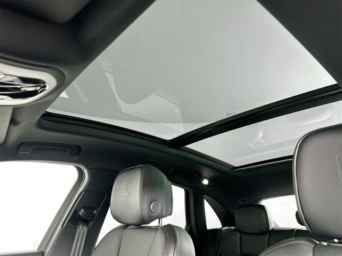 Certified 2026 Porsche Macan image 35