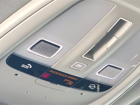 Certified 2025 Volvo XC90 B6 Ultra image 33