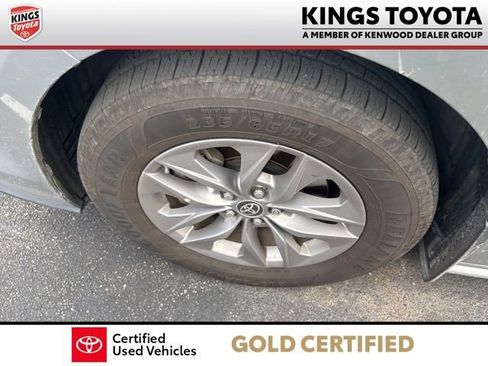 Used 2024 Toyota Sienna LE AWD/4WD image 12