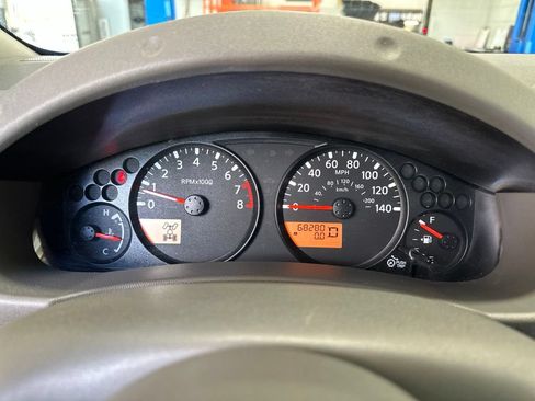 Used 2020 Nissan Frontier SV w/ Midnight Edition Floor Mats AWD/4WD image 2