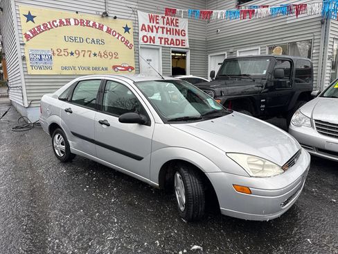 Used 2000 Ford Focus LX image 3
