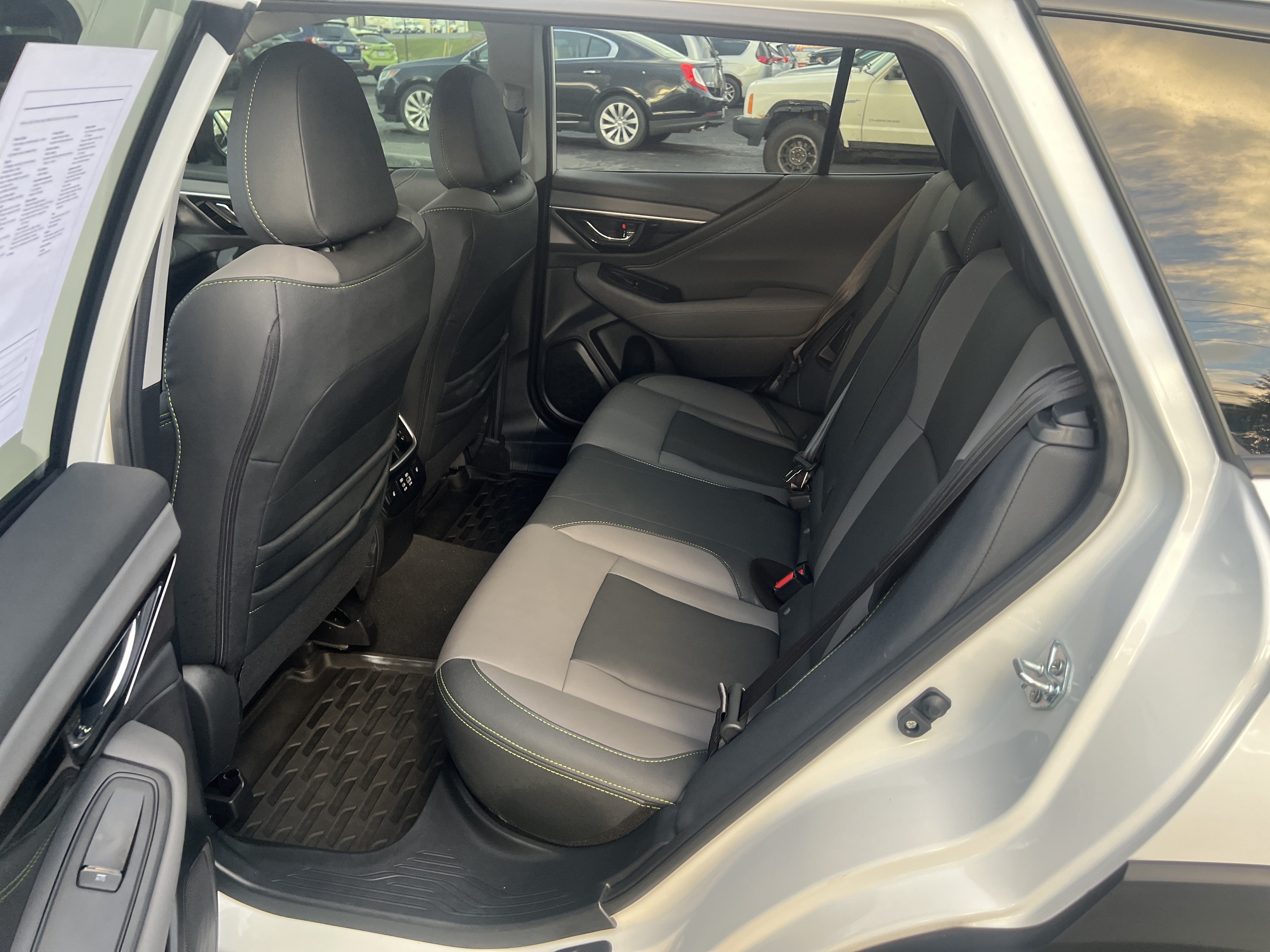 Used 2025 Subaru Outback Onyx Edition XT AWD/4WD image 13