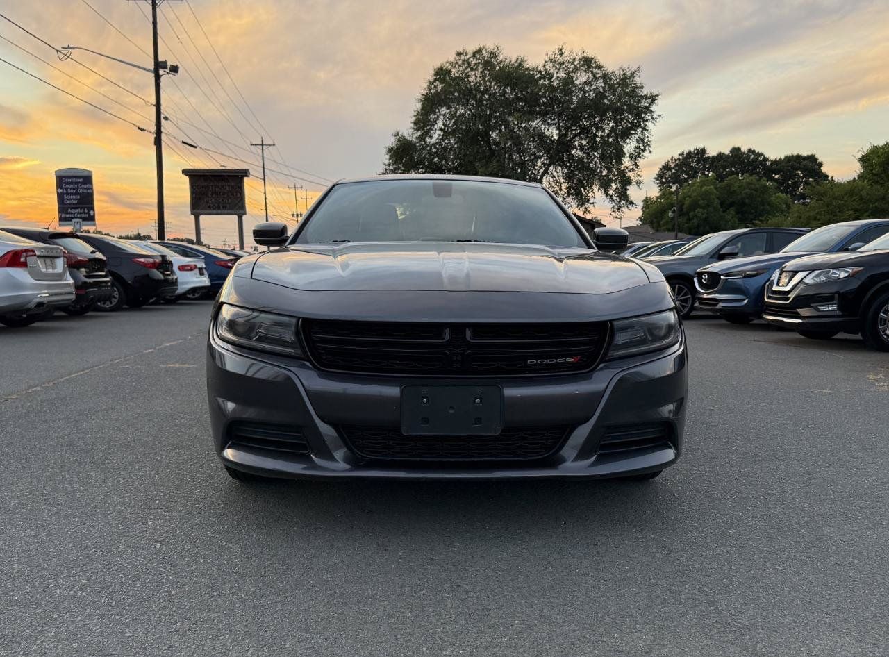 Used 2020 Dodge Charger SXT w/ Leather Interior Group RWD image 2