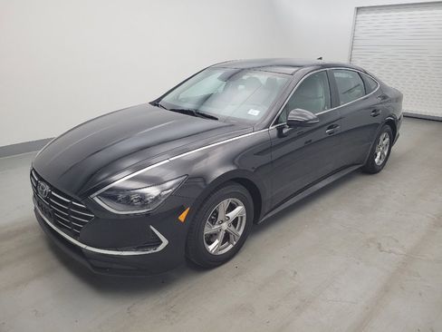 Used 2023 Hyundai Sonata SE FWD image 2