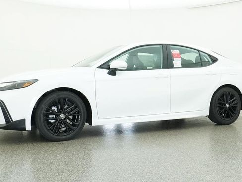 Used 2026 Toyota Camry SE FWD image 49