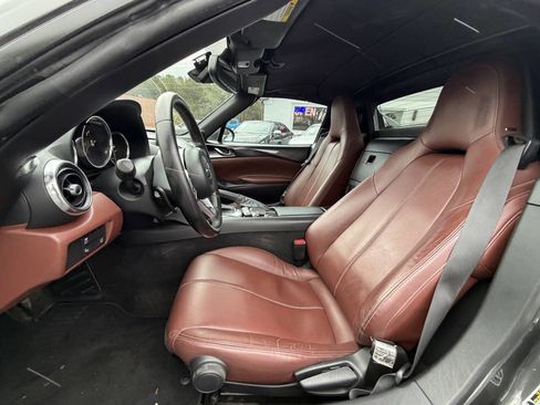 Used 2018 MAZDA MX-5 Miata RF Grand Touring RWD image 8