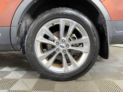 Used 2018 Ford Explorer XLT w/ Equipment Group 202A image 10