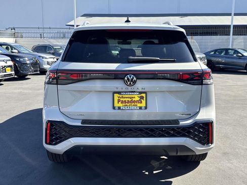New 2026 Volkswagen Tiguan SEL R-Line image 4