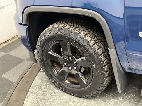 Used 2018 GMC Sierra 1500 SLE image 34