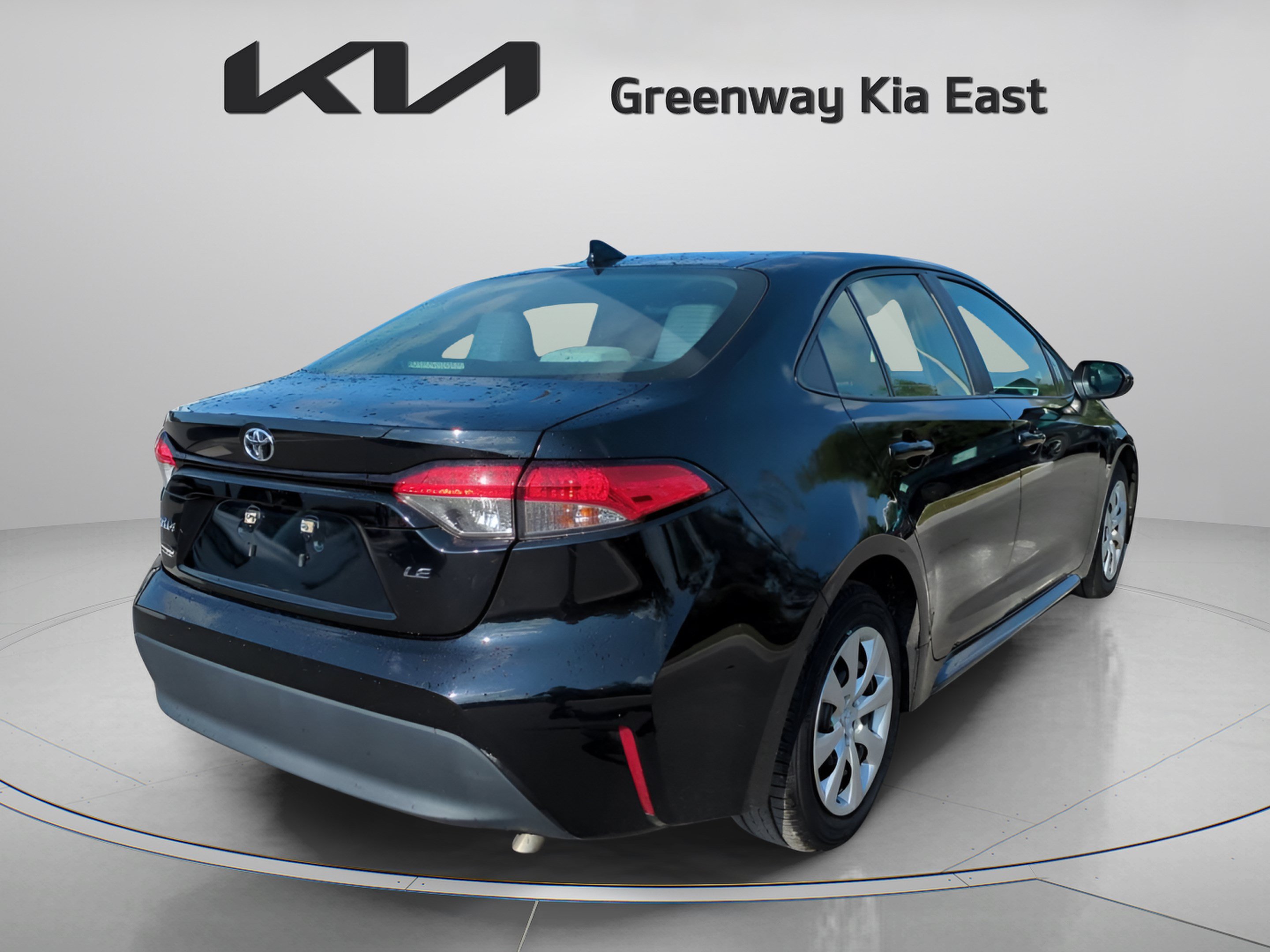Used 2024 Toyota Corolla LE FWD image 9