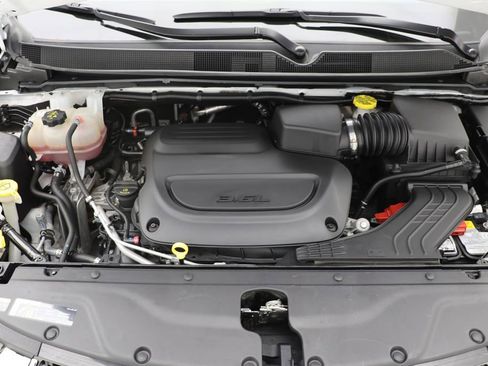 Used 2024 Chrysler Pacifica Touring-L FWD image 25