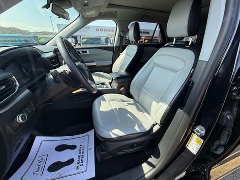 Used 2021 Ford Explorer XLT w/ Equipment Group 202A image 9