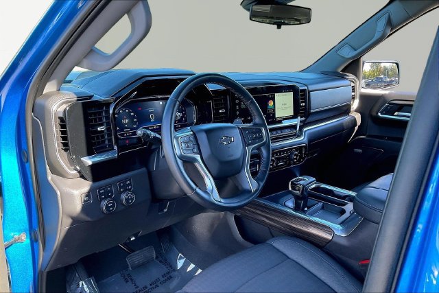 Used 2023 Chevrolet Silverado 1500 LT Trail Boss w/ Convenience Package II AWD/4WD image 12