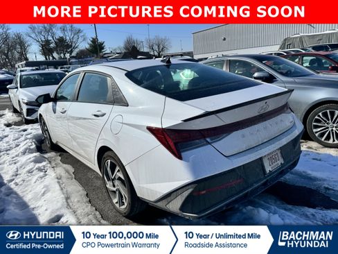 Certified 2025 Hyundai Elantra SEL image 4