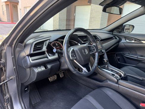 Used 2019 Honda Civic Sport image 12