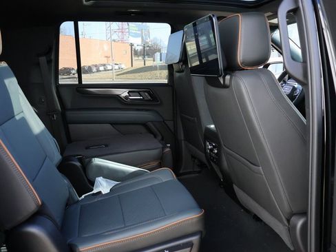 New 2026 GMC Yukon XL AT4 w/ AT4 Premium Plus Package AWD/4WD image 11