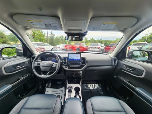 Used 2023 Ford Bronco Sport Outer Banks w/ Tech Package AWD/4WD image 9