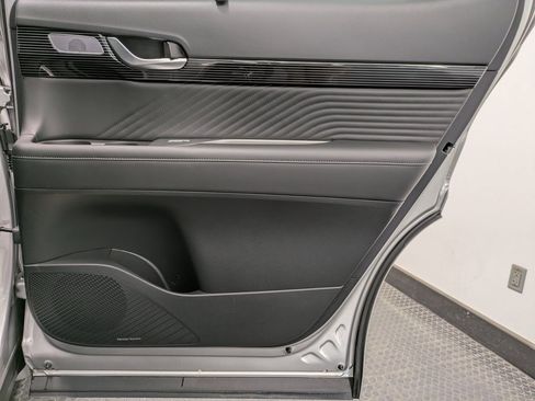 Used 2024 Hyundai Palisade Calligraphy image 24