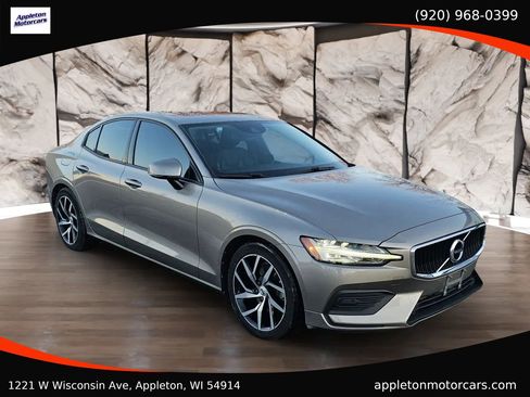Used 2019 Volvo S60 T5 Momentum w/ Premium Package image 5