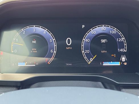 New 2025 Jeep Grand Cherokee Overland w/ Luxury Tech Group IV image 12