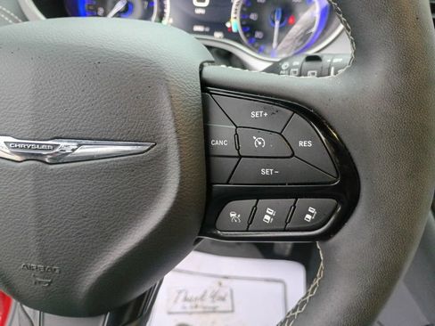 Used 2024 Chrysler Pacifica Touring-L w/ S Appearance Package image 31