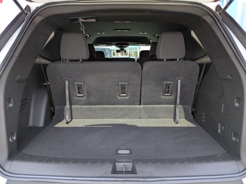 Used 2022 Chevrolet Traverse LT FWD image 7