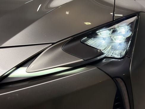 Used 2021 Lexus LC 500 Convertible image 10