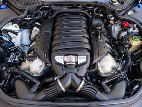 Used 2016 Porsche Panamera GTS image 32