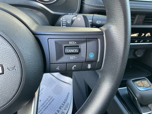 Used 2024 Nissan Rogue SV image 26