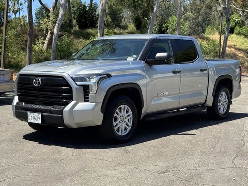 Used 2022 Toyota Tundra SR5 w/ Convenience Package RWD image 3