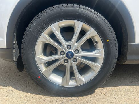 Used 2017 Ford Escape SE AWD/4WD image 10