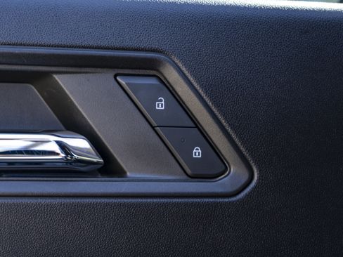 Used 2023 Chevrolet Colorado Z71 w/ Z71 Convenience Package 2 image 37