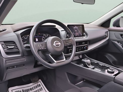Used 2023 Nissan Rogue S AWD/4WD image 13