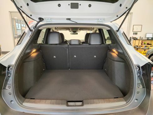 New 2026 Nissan Kicks SR w/ Cold Weather Package image 13