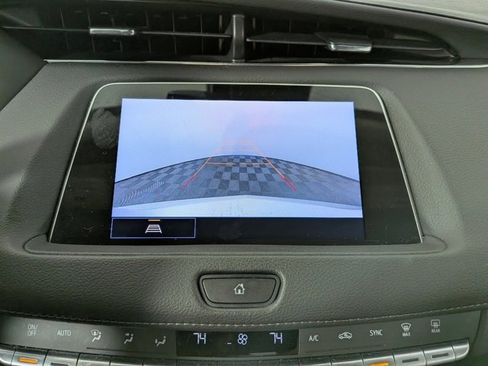 Certified 2023 Cadillac XT4 Luxury w/ Cold Weather Package image 7