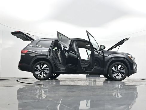 Used 2024 Volkswagen Atlas SE image 46