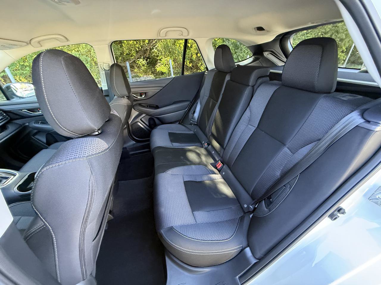Used 2025 Subaru Outback Premium AWD/4WD image 27
