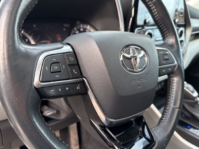 Used 2021 Toyota Highlander XLE AWD/4WD image 15
