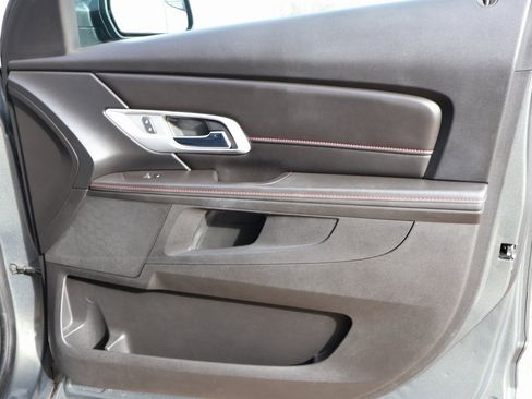 Used 2013 GMC Terrain SLE image 9