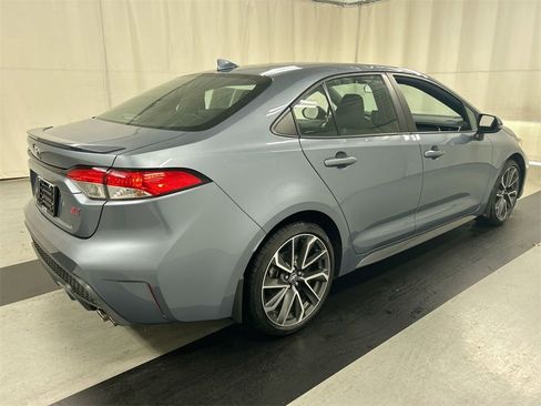 Used 2022 Toyota Corolla SE image 2