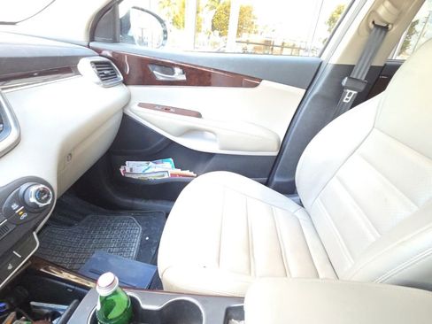 Used 2018 Kia Sorento EX w/ EX Advanced Touring Package image 46