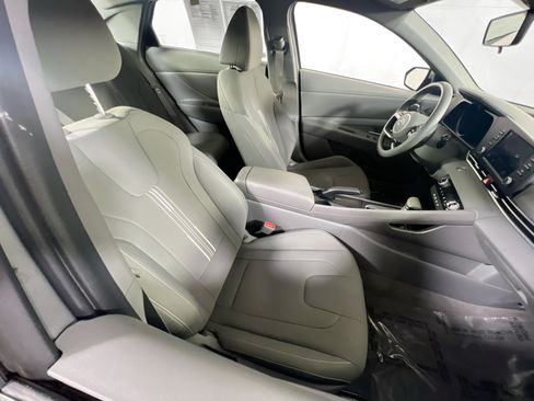 Used 2023 Hyundai Elantra SEL w/ Cargo Package FWD image 25