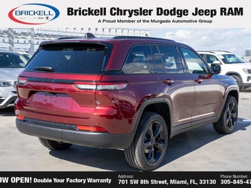 New 2025 Jeep Grand Cherokee Altitude image 5