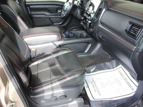 Used 2020 Nissan Titan PRO-4X w/ Pro-4x Convenience Package image 10