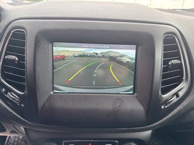 Used 2019 Jeep Compass Latitude w/ Cold Weather Group AWD/4WD image 17