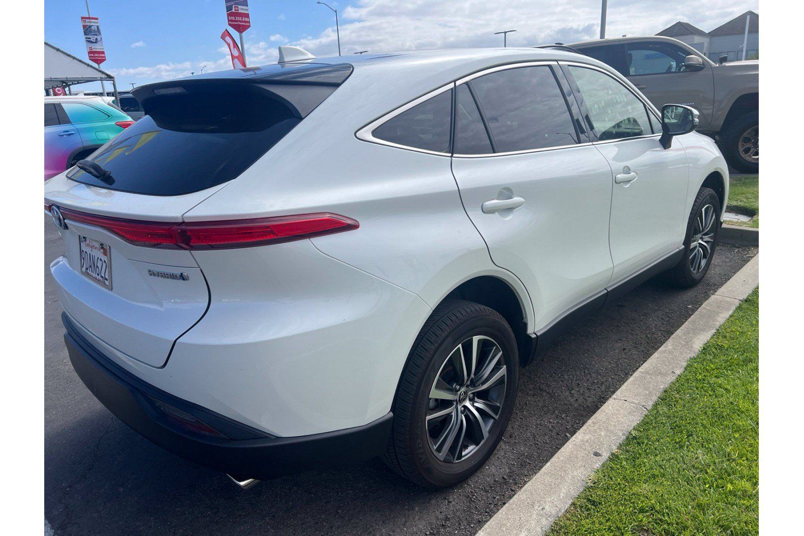 Certified 2022 Toyota Venza LE AWD/4WD image 4