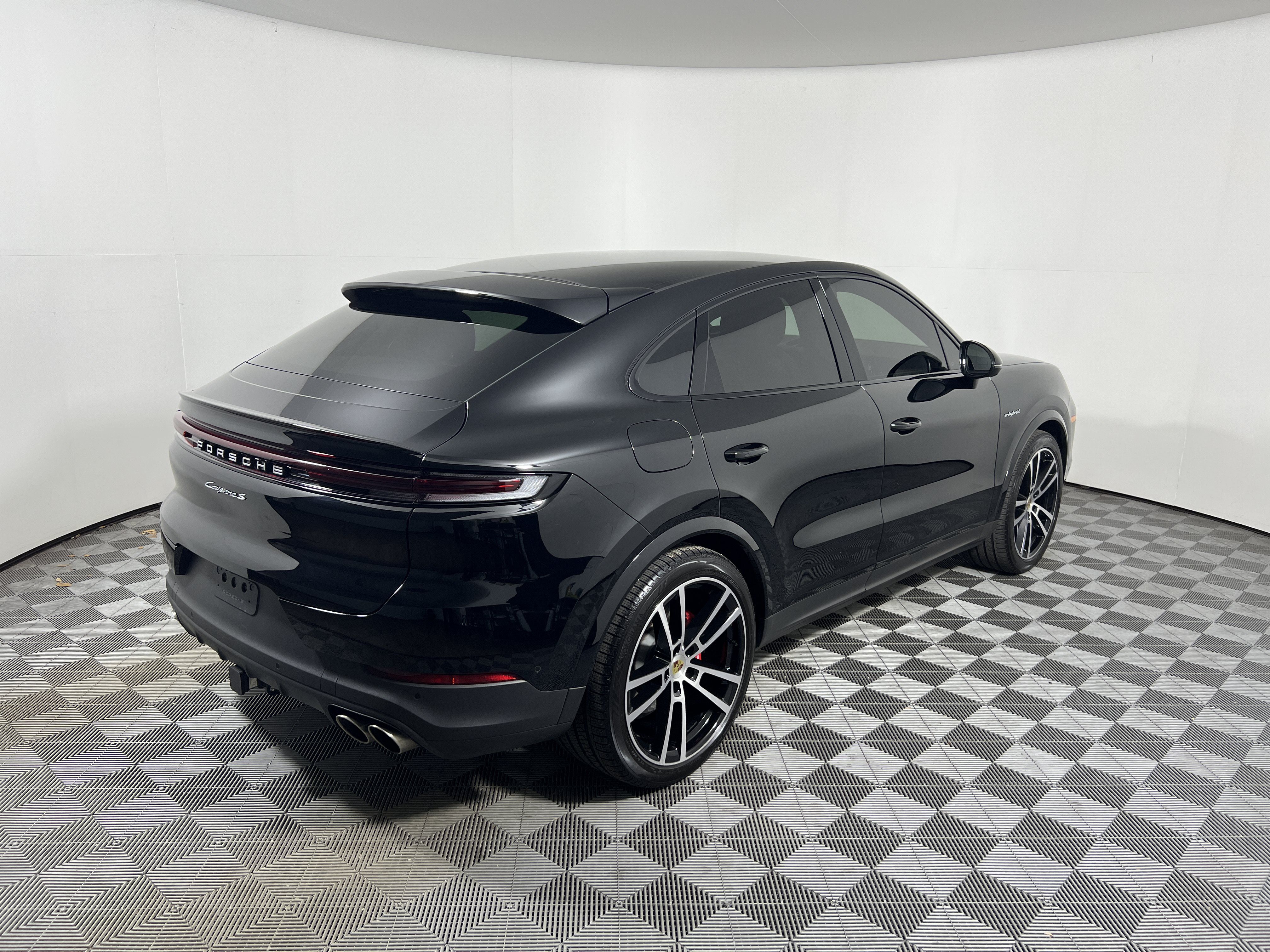 Certified 2024 Porsche Cayenne S AWD/4WD image 7
